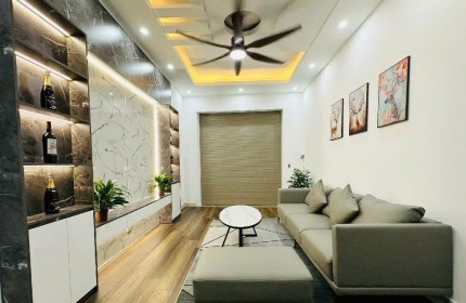 NHỈNH 5 TỶ NHÀ NGỌC THUỴ, 32M, 5 TẦNG, XÂY MỚI, FULL ĐỒ, NHÀ ĐẸP Ở SƯỚNG